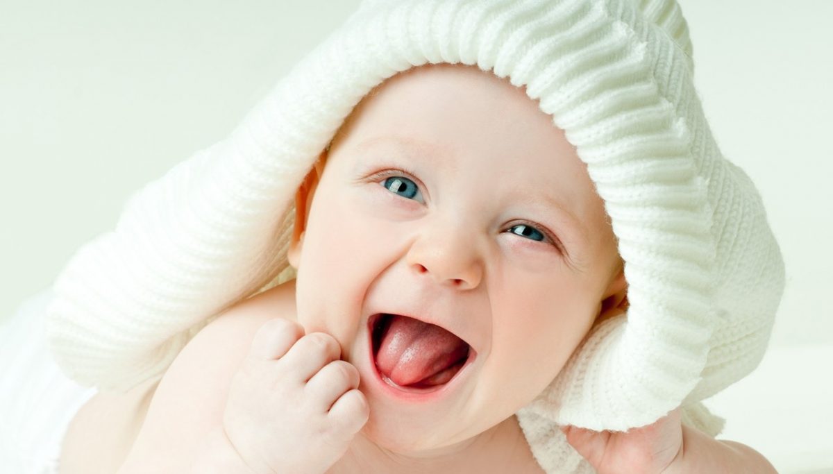 Sử dụng tinh dầu thiên nhiên nào khi nhà có trẻ nhỏ và trẻ sơ sinh